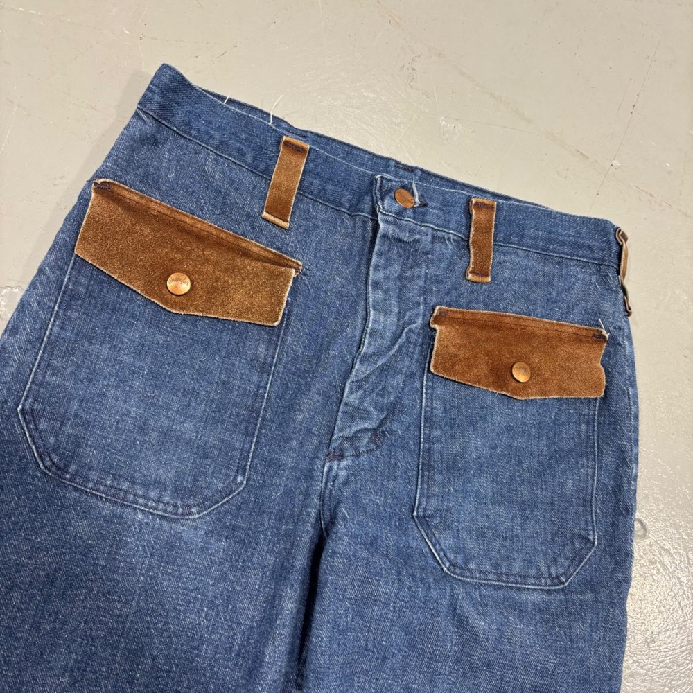 Vintage Wrangler Made in USA Flare Leg Blue Denim Jeans Brown Pocket Flaps 31x32